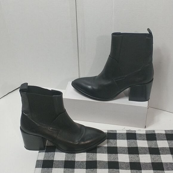 Brusque Womens Chelsea Booties Black Block Heel Almond Toe Pull On 10.5 EUR 41 - Picture 2 of 10